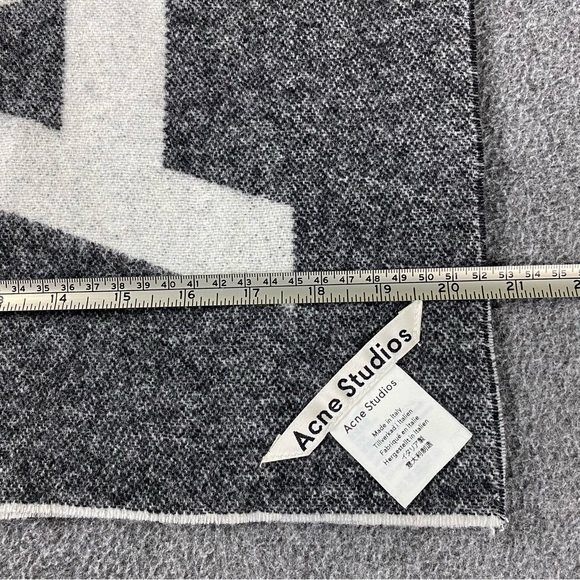 ACNE STUDIOS Gray Jacquard Scarf Rectangular - Picture 13 of 13